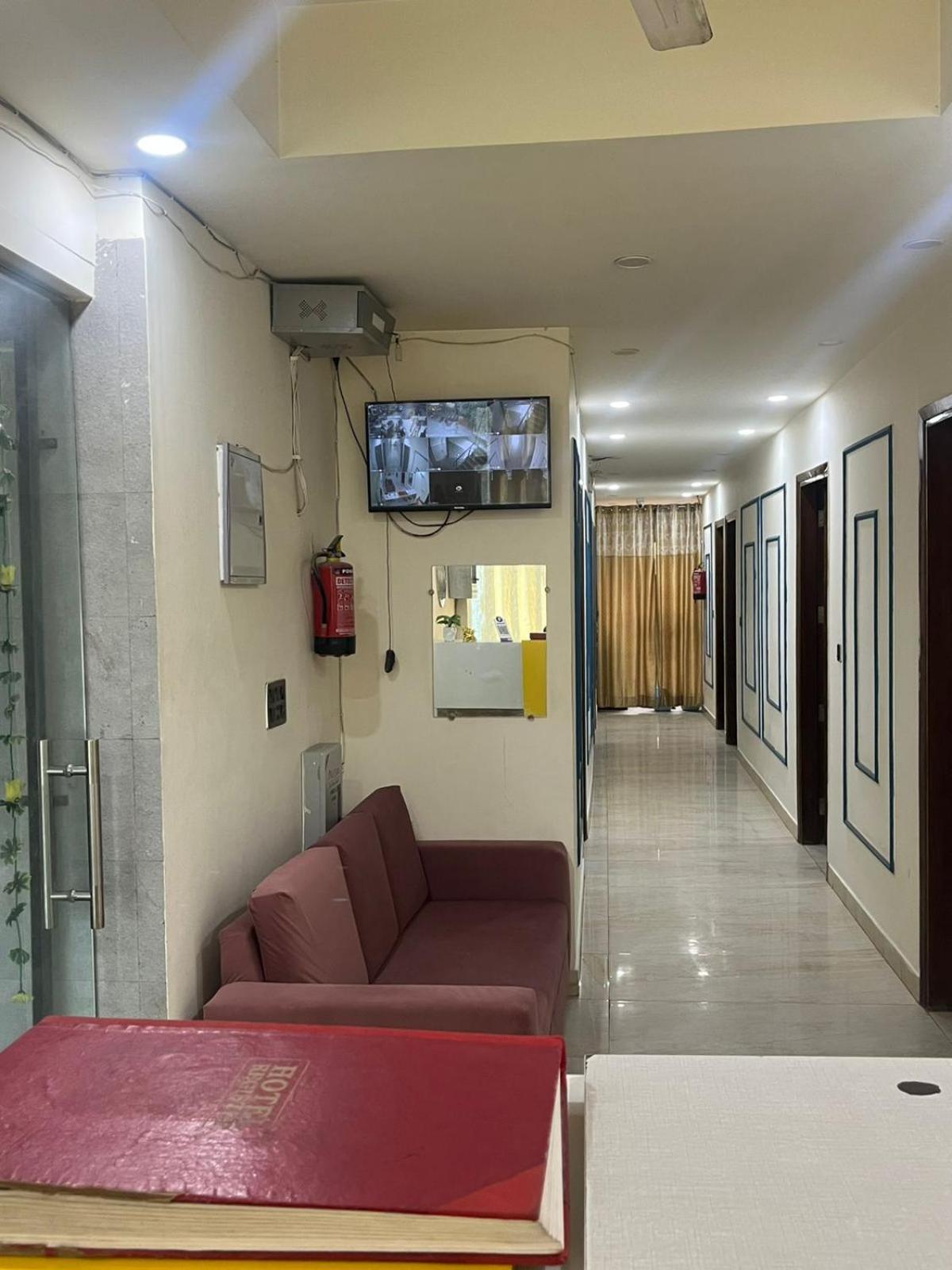 Hotel Neon Tower New Delhi Exterior photo